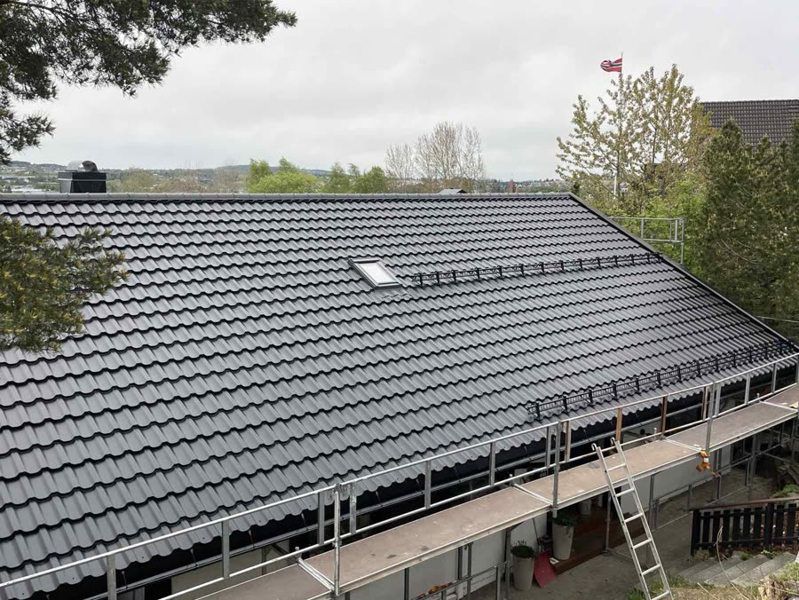 Ferdig tak med takstein sett ovenfra